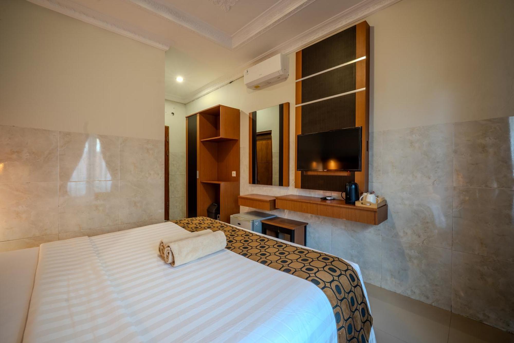 Deluxe Queen Room