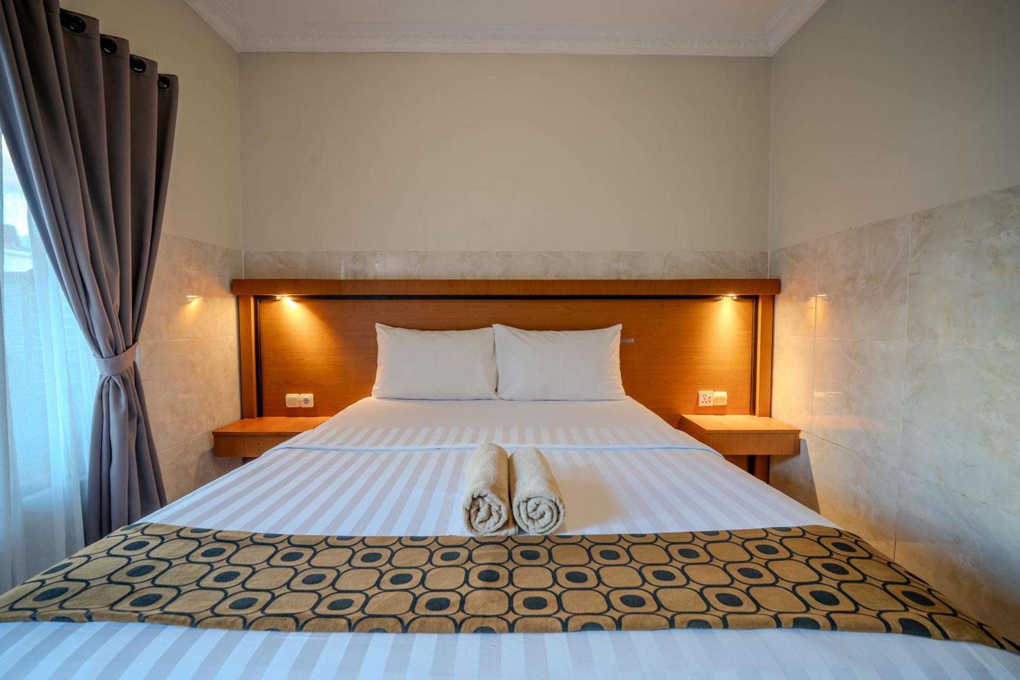 Deluxe Queen Room