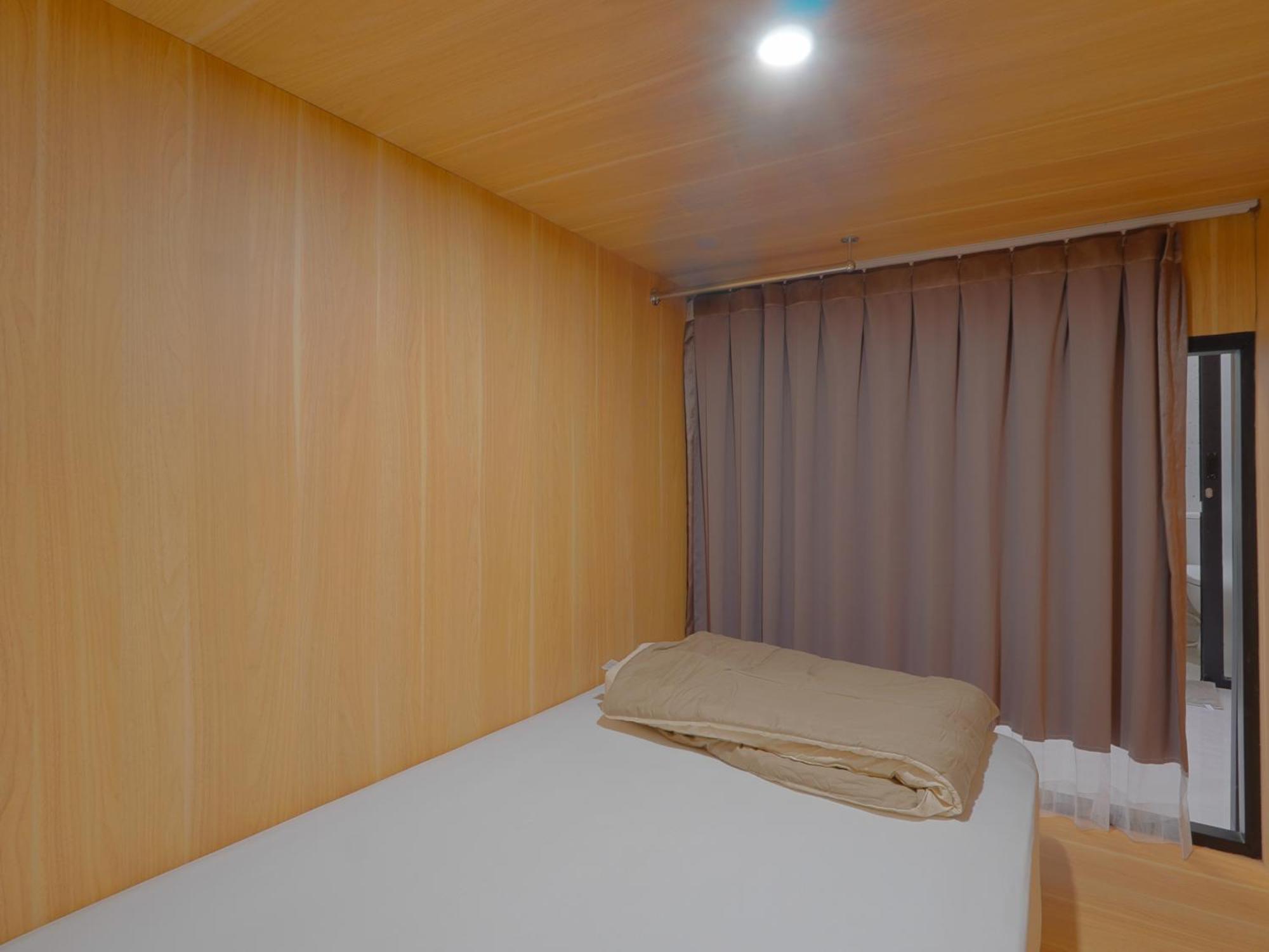 8-Bed Mixed Dormitory Room
