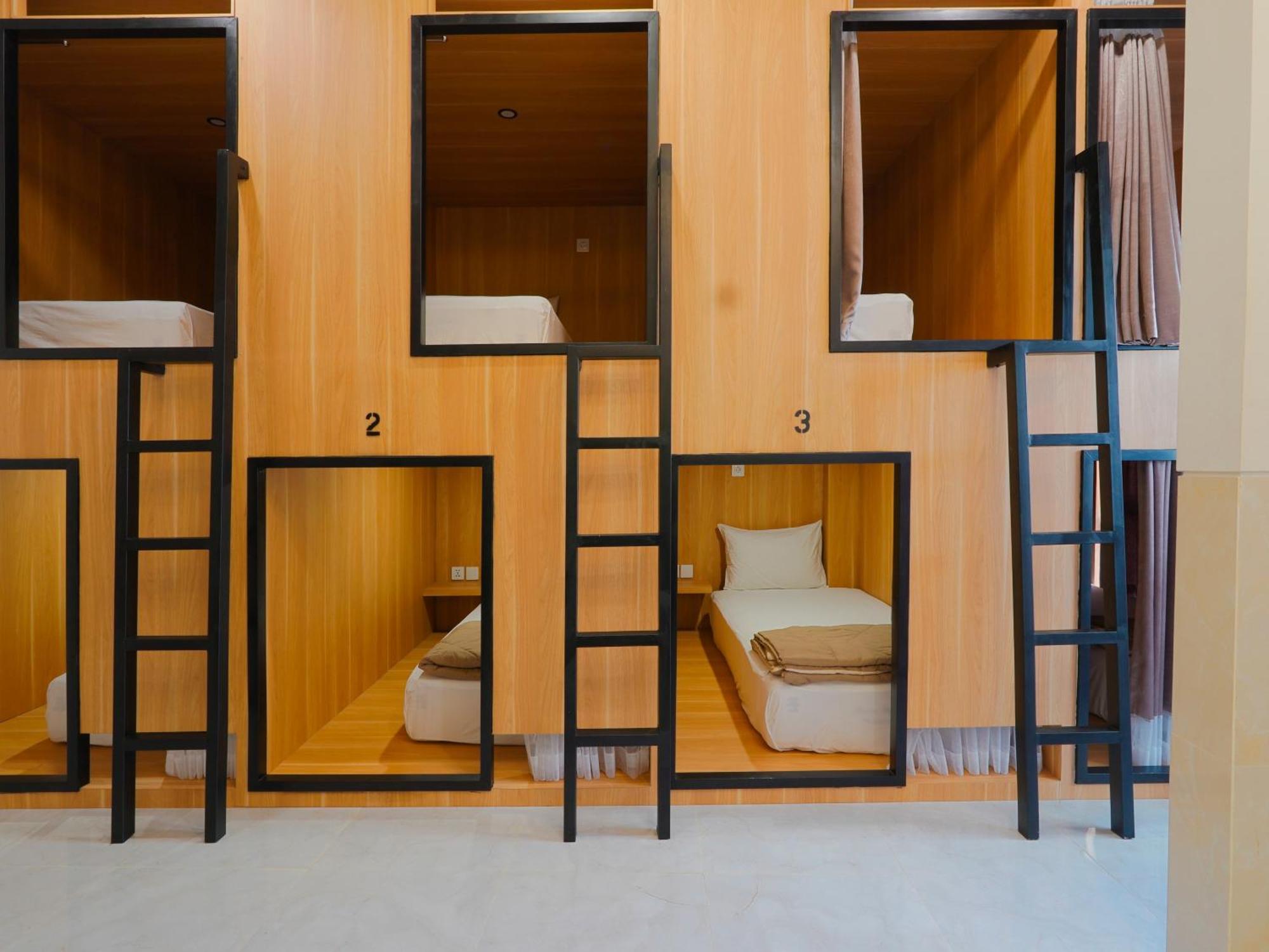 8-Bed Mixed Dormitory Room